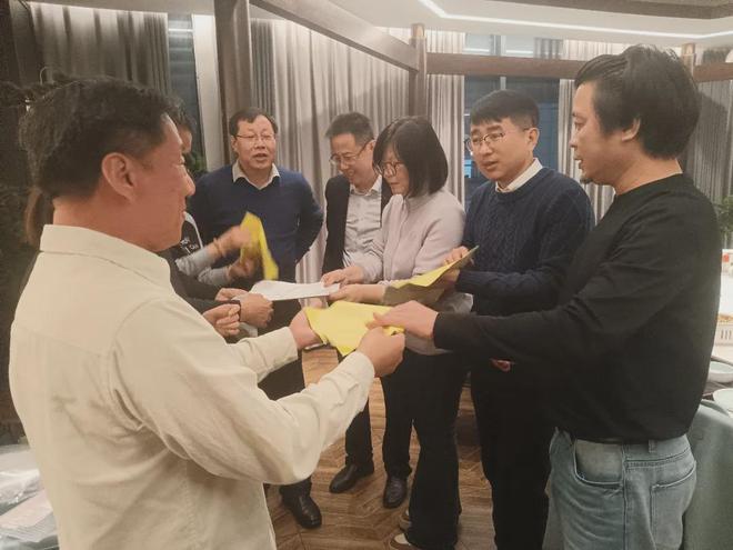 冀粤沪三地产学研纺织人再聚首QMH球盟会为了这种新型面料(图1)