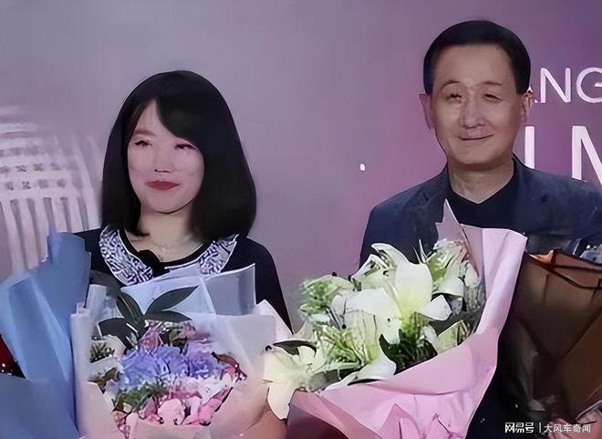 是北大高材生女儿和侄女长得很像梁天现状：66岁微微发福儿子(图10)